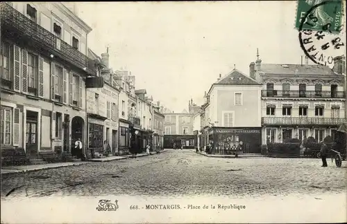 Ak Montargis Loiret, Place de la Republique