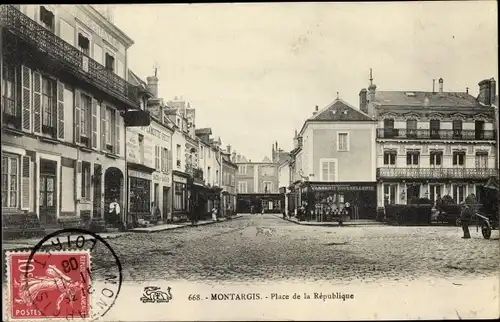 Ak Montargis Loiret, Place de la Republique