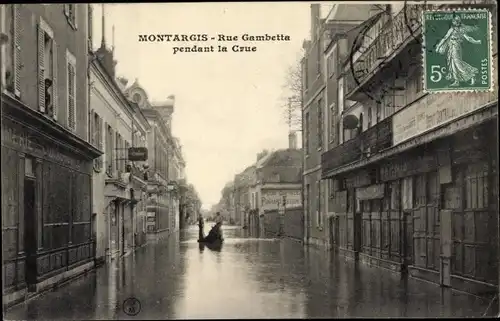 Ak Montargis Loiret, Rue Gambetta pendant la Crue