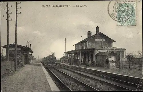 Ak Aubevoye Eure, Gare Gaillon Aubevoye, train arrivant