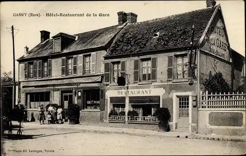 Ak Gasny Eure, Hôtel de la Gare, vue générale