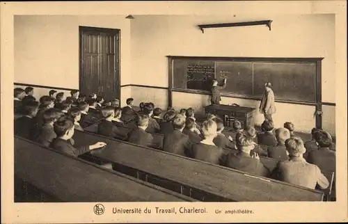 Ak Charleroi Wallonien Hennegau, Universite du Travail, Un Amphitheatre, Schüler im Hörsaal