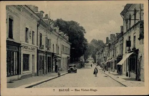 Ak Baugé Maine et Loire, Rue Victor Hugo