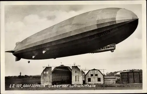 Ak LZ 127 Graf Zeppelin Luftschiff über der Luftschiffhalle