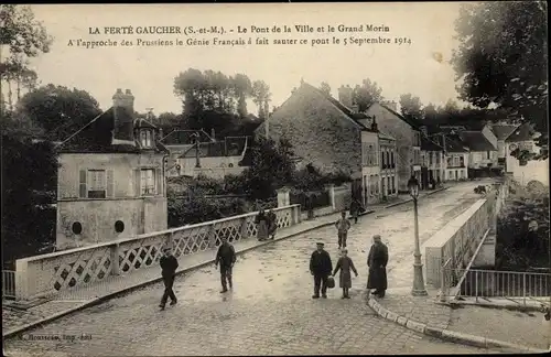 Ak La Ferté Gaucher Seine et Marne, Le Pont de la Ville et le Grand Morin