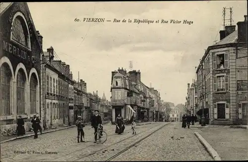 Ak Vierzon Cher, Rue de la Republique et Rue Victor Hugo