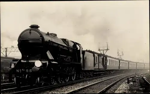 Foto Ak Britische Eisenbahn, Southern Railway 852, R37050, Lord Nelson