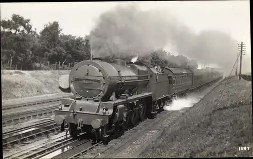 Foto Ak Britische Eisenbahn, 3117, Royal Scot Class, Welsh Swordsman 6114