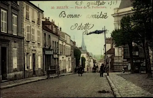 Ak Melun Seine et Marne, Place de la Préfecture, piétons