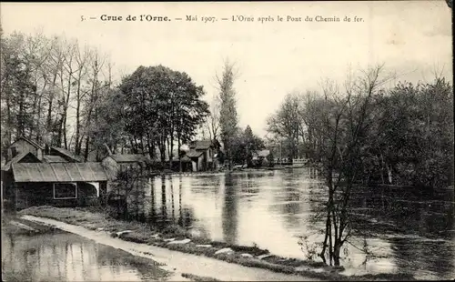 Ak Crue de l'Orne Calvados, L'Orne apres le Pont du Chemin de fer