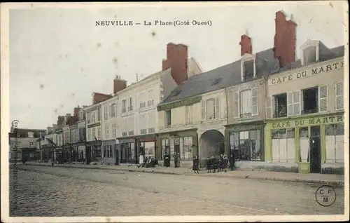 Ak Neuville aux Bois Loiret, La Place