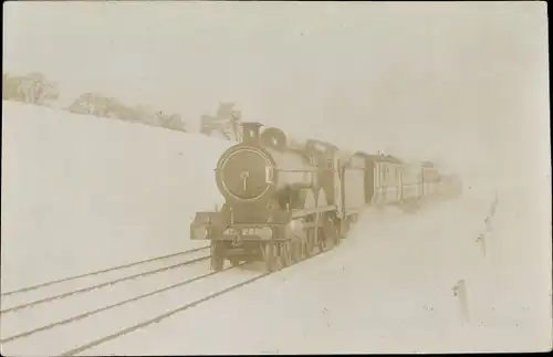 Ak Britische Eisenbahn, Dampflokomotive 262..., near Northwood, Winter