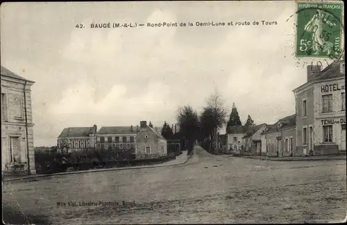 Ak Baugé Maine et Loire, Rond Point de la Demi Lune et route de Tours