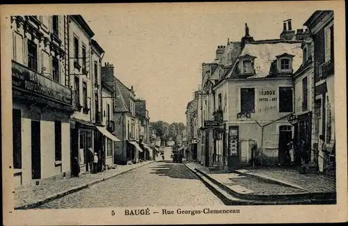 Ak Baugé Maine et Loire, Rue Georges Clemenceau