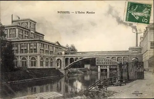 Ak Noisiel Seine-et-Marne, L'Usine Menier, vue extérieure, pont