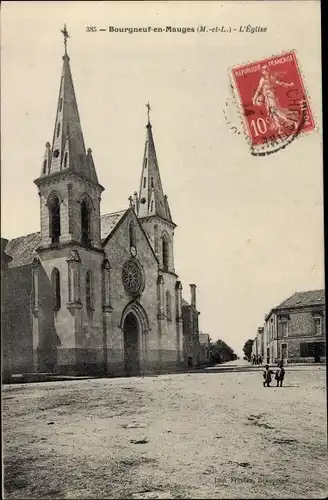 Ak Bourgneuf en Mauges Maine et Loire, L'Eglise