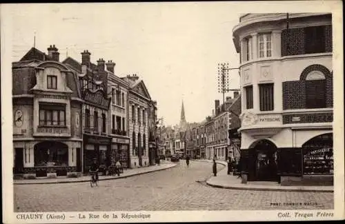 Ak Chauny Aisne, La Rue de la Republique