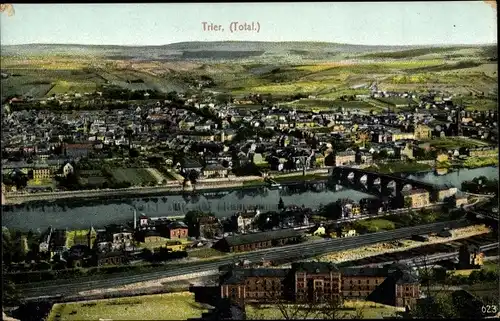 Ak Trier in Rheinland Pfalz, Panorama, Brücke, Gleise