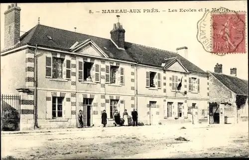 Ak Mareau aux Prés Loiret, Les Ecoles et la Mairie, vue de face