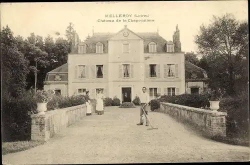 Ak Melleroy Loiret, Château de la Chaponnière, vue de face, employés