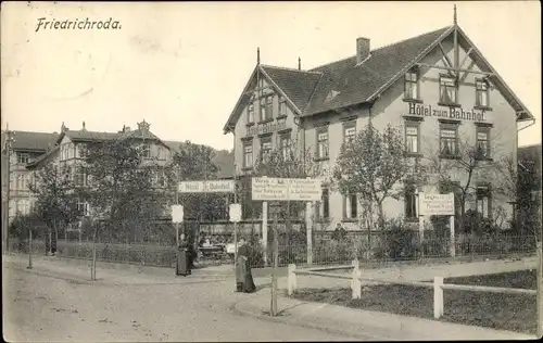 Ak Friedrichroda im Thüringer Wald, Hotel zum Bahnhof