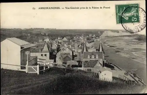 Ak Arromanches Calvados, Vue générale prise de la Falaise de Fresne