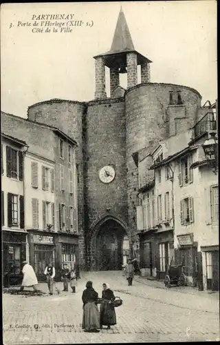 Ak Parthenay Deux Sèvres, Porte de l'Horloge, Cote de la Ville