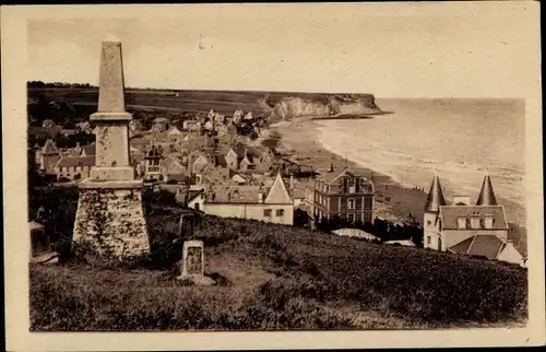 Ak Arromanches Calvados, Vue générale, monument