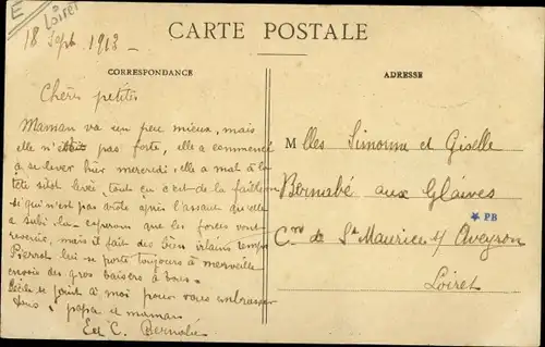 Ak Ferrières en Gâtinais Loiret, Rue de l'Eglise, clocher, Ecurie et Remise