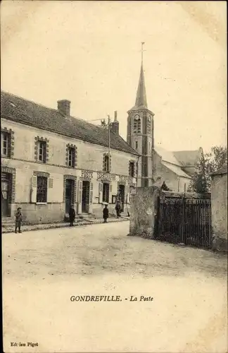 Ak Gondreville Loiret, La Poste, clocher