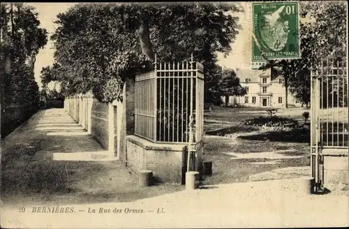 Ak Bernieres sur Mer Calvados, La Rue des Ormes