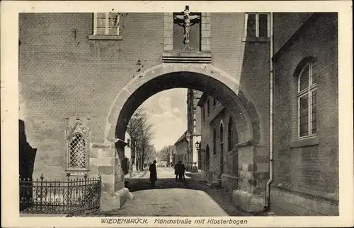Ak Rheda Wiedenbrück in Westfalen, Mönchstraße, Klosterbogen