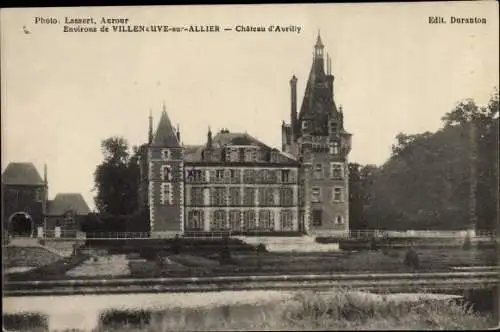 Ak Avrilly Allier, Chateau, vue extérieure, parc