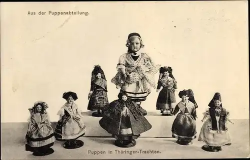 Ak Aus der Puppenabteilung, Puppen in Thüringer Trachten, Museum Sonneberg