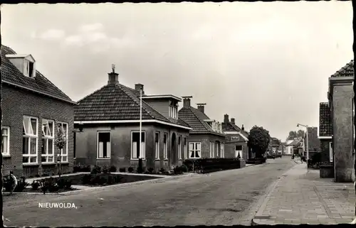 Foto Ak Nieuwolda Groningen Niederlande, Straßenpartie