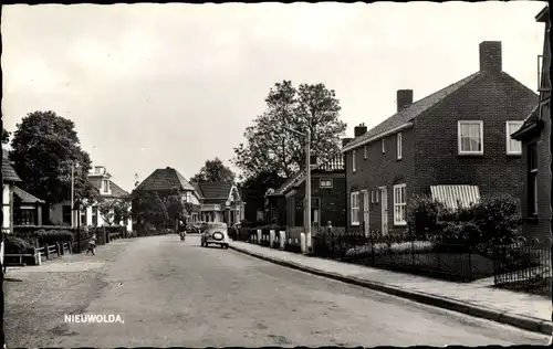 Foto Ak Nieuwolda Groningen Niederlande, Straßenpartie