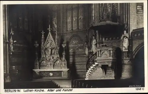 Ak Berlin Schöneberg, Lutherkirche, Altar und Kanzel