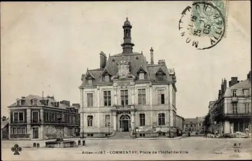 Ak Commentry Allier, Place de l'Hotel de Ville