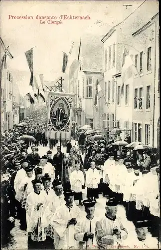 Ak Echternach Luxemburg, Procession dansante, Le Clerge