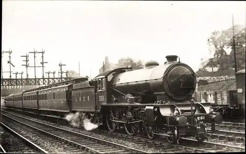 Ak Britische Eisenbahn, Lokomotive Nr. 251