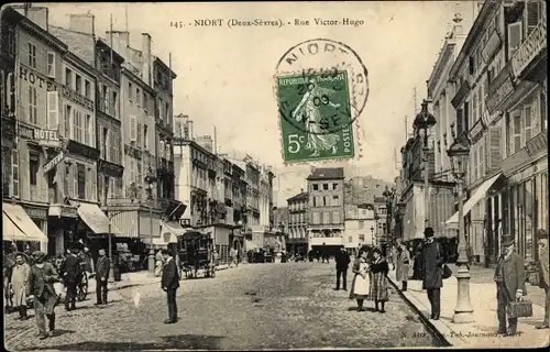 Ak Niort Deux Sèvres, Rue Victor Hugo
