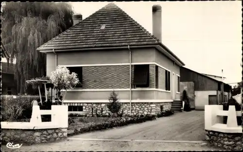 Ak La Ferté-Saint-Cyr Loir-et-Cher, Chalet