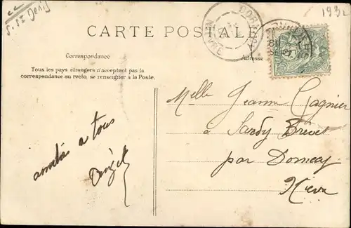 Ak La Courneuve Seine Saint Denis, Abreuvoir, femme