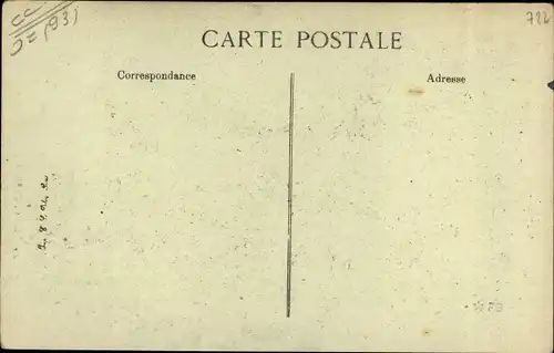 Ak La Courneuve Seine Saint Denis, Eglise, vue extérieure, jeunes