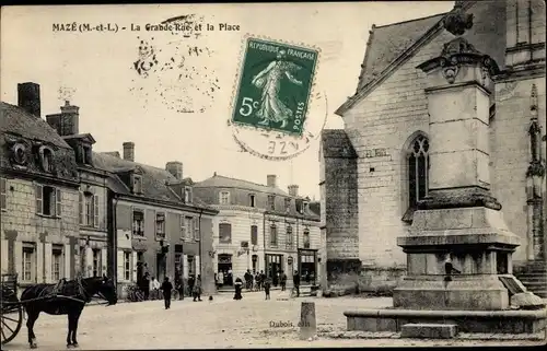 Ak Mazé Maine et Loire, La Grande Rue et la Place, Kutsche