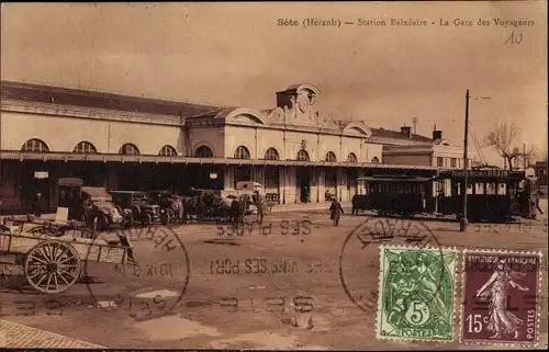 Ak Sète Cette Hérault, Station Balneaire, Gare des Voyageurs, Bahnhof, Straßenseite, Autos