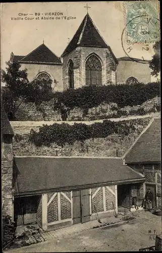 Ak Vierzon Cher, Vieile Cour et Abside de l'Eglise