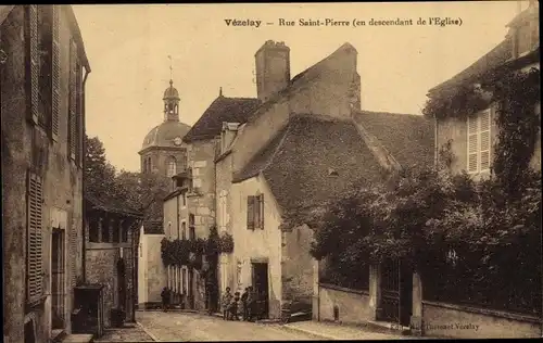 Ak Vézelay Yonne, Rue Saint Pierre, Eglise