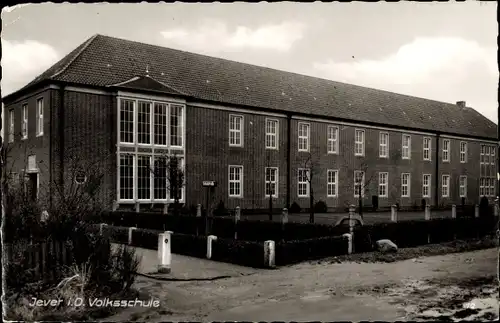 Ak Jever in Friesland, Blick auf die Volksschule