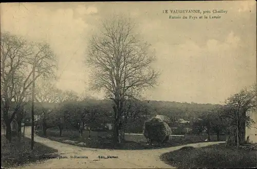 Ak Le Vaudevanne Yonne, Entrée du Pays, Lavoir